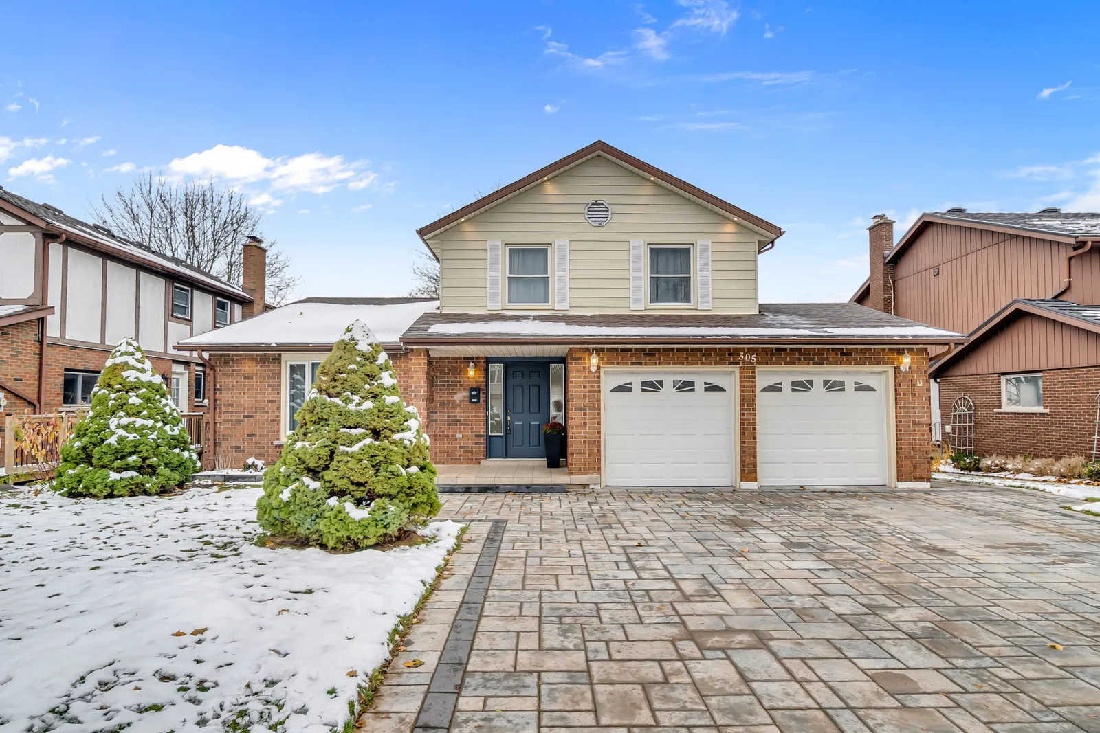 Exterior listing photograph of a detached home shot for a Southwestern Ontario agent